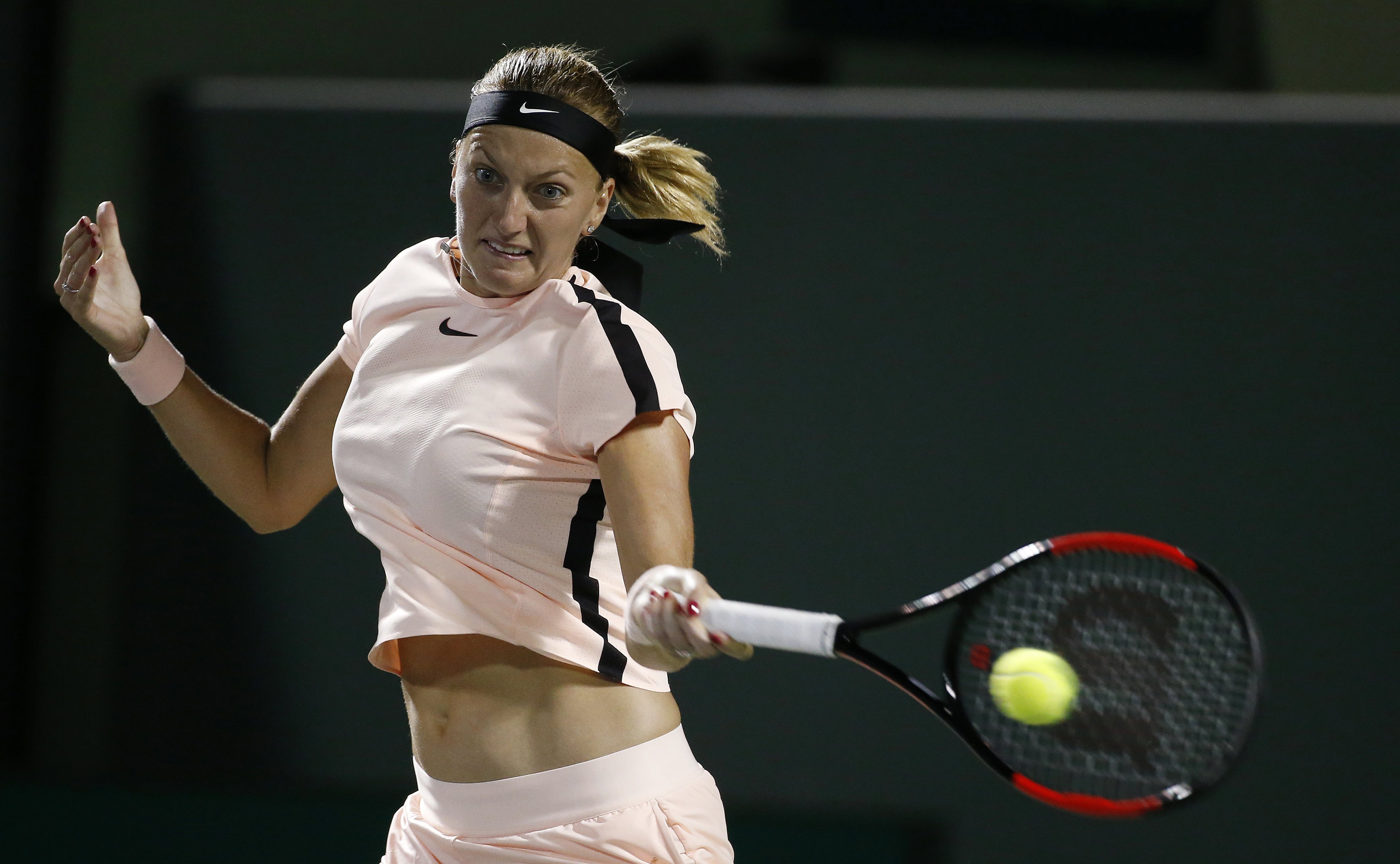  科维托娃在中国队比赛中挺进下一轮，惊险取胜引发热议！